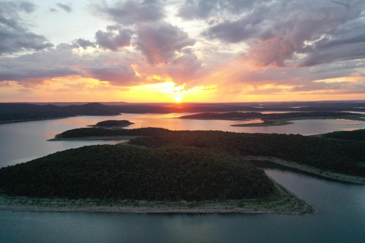 Lake River Lodge Bull Shoals Екстериор снимка